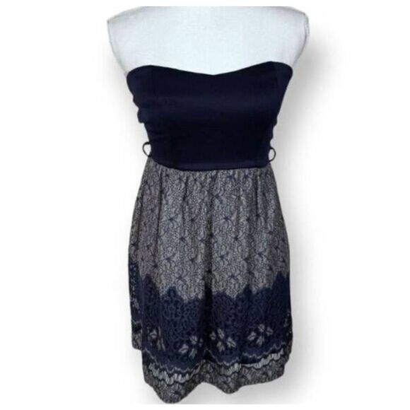 JANUARY 7 NAVY & WHITE STRAPLESS DRESS SZ.S EUC BELT NOT INCLUDED. - Picture 2 of 7